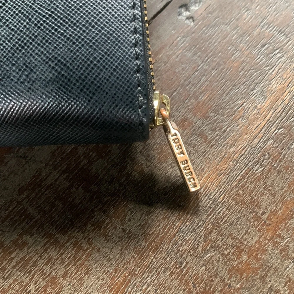 Tory Burch wallet, black, good condition!